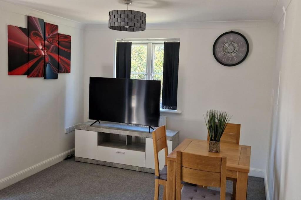 Greenhithe Cosy Apartment, Netflix And Sport Channels Zewnętrze zdjęcie